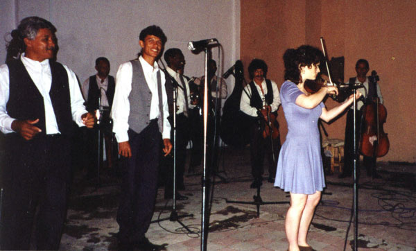 1998-palma-soriano-cuba-festival-de-charanga-optreden-met-de-cubanen