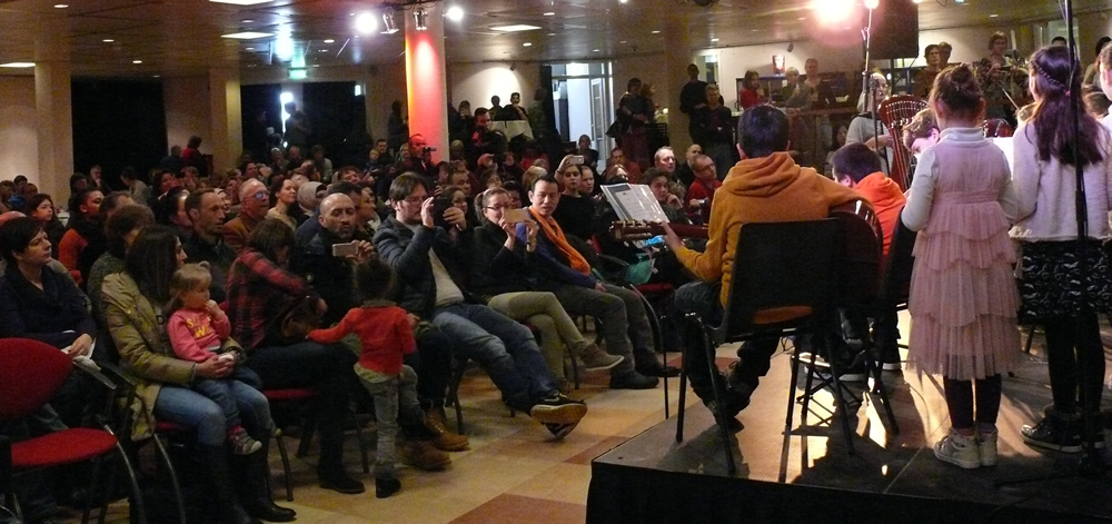 Starkids: kinderen van Turkse muziekschool Elele en Arnhemse muziekschool - Charivari Wereldmuziek Festival 2015